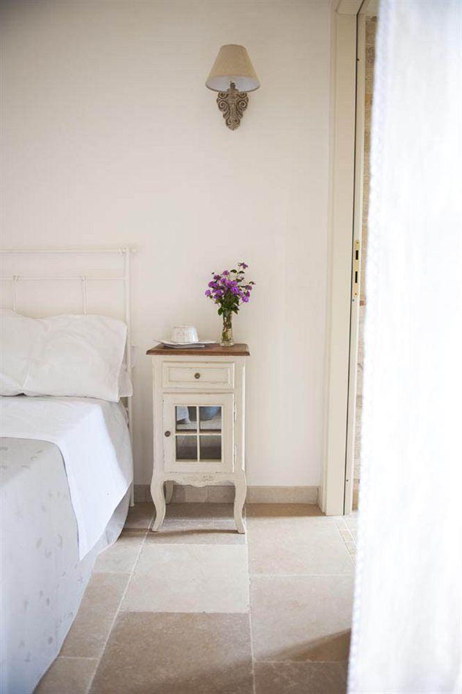 Donna Lucrezia Guest House Pezze Di Greco Ngoại thất bức ảnh