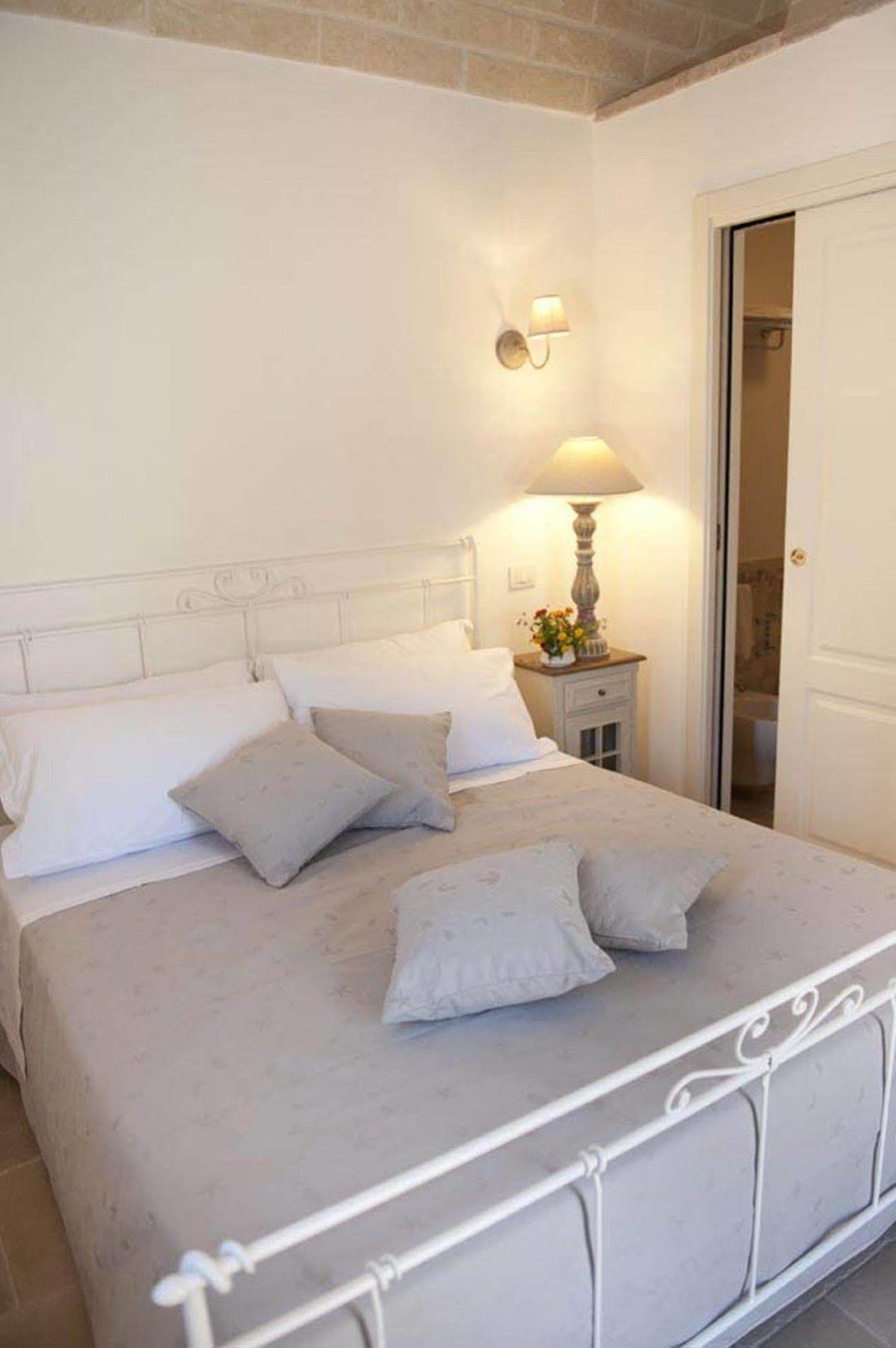 Donna Lucrezia Guest House Pezze Di Greco Ngoại thất bức ảnh
