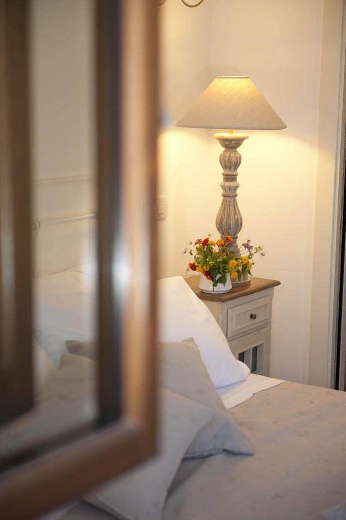 Donna Lucrezia Guest House Pezze Di Greco Ngoại thất bức ảnh